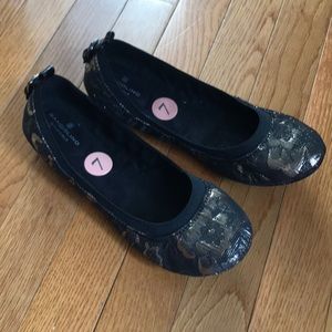 NWOT Black and Gold Flats